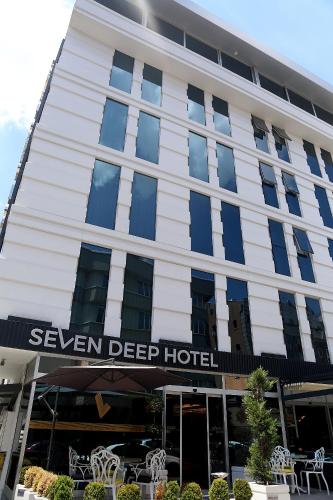 seven deep hotel