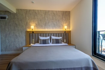 de manor hotel