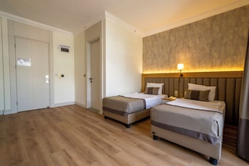 de manor hotel