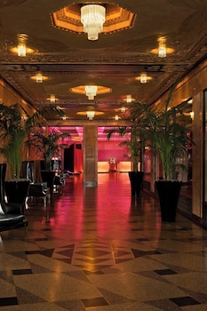 W Minneapolis - The Foshay,Golden Valley>>Downtown Minneapolis,5 star