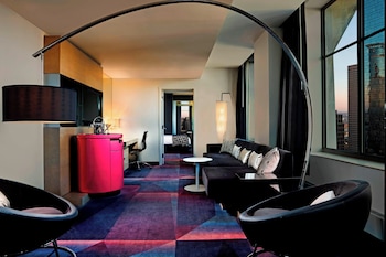 W Minneapolis - The Foshay,Golden Valley>>Downtown Minneapolis,5 star
