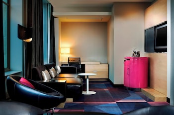 W Minneapolis - The Foshay,Golden Valley>>Downtown Minneapolis,5 star
