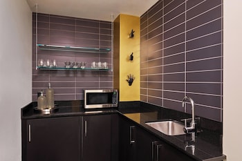 W Minneapolis - The Foshay,Golden Valley>>Downtown Minneapolis,5 star