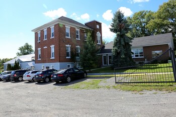 The Bloomfield Inn,Bloomfield>>Belleville,3 star