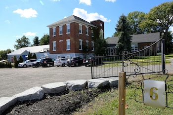 The Bloomfield Inn,Bloomfield>>Belleville,3 star