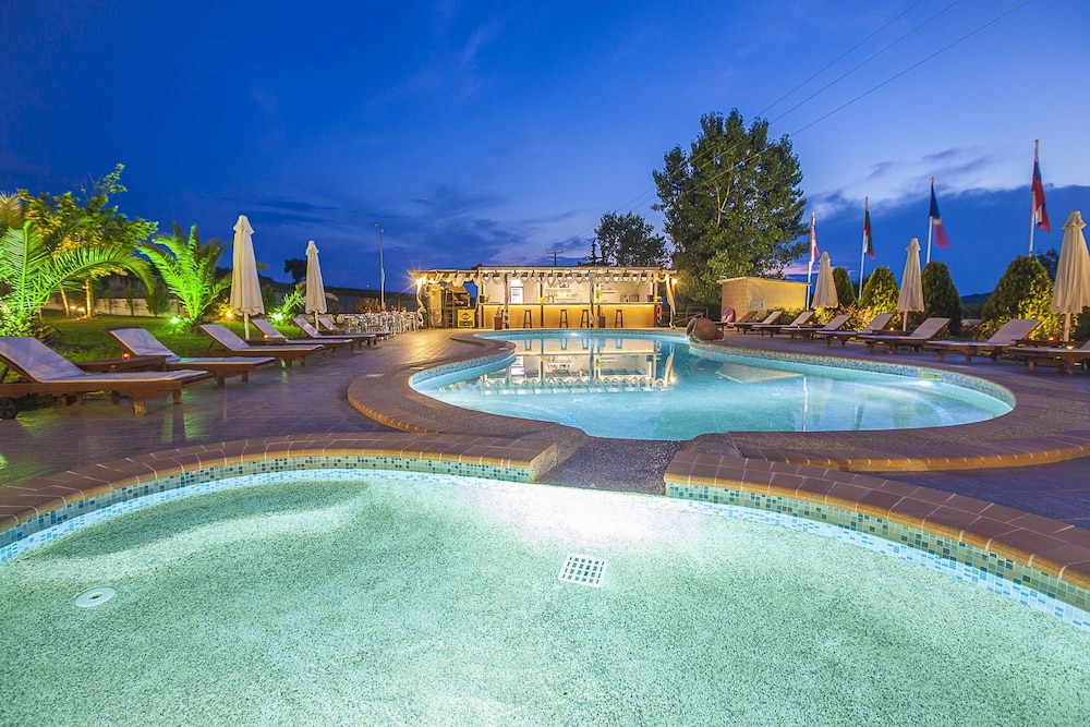 sunny hill hotel