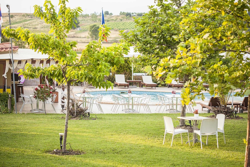 sunny hill hotel