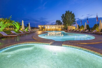 sunny hill hotel