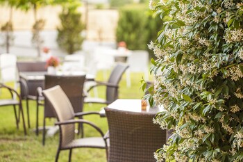 sunny hill hotel