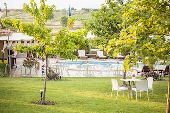 sunny hill hotel