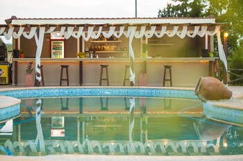 sunny hill hotel