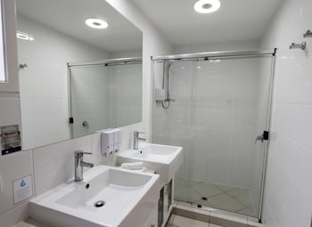 chinchilla downtown motor inn