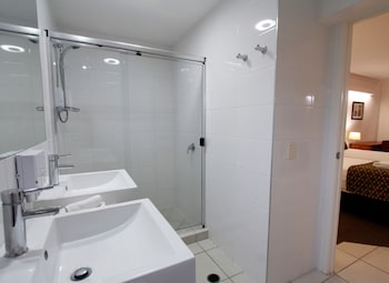 chinchilla downtown motor inn