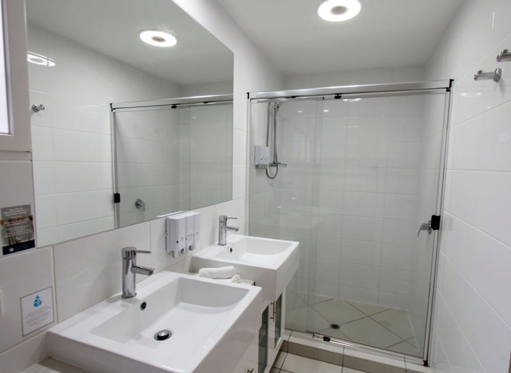 chinchilla downtown motor inn