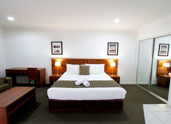 chinchilla downtown motor inn