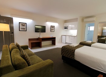 chinchilla downtown motor inn