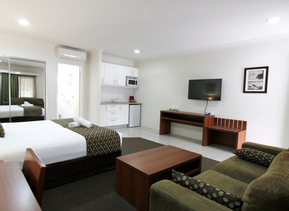 chinchilla downtown motor inn