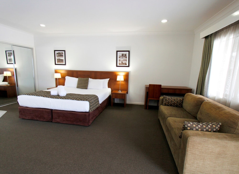 chinchilla downtown motor inn