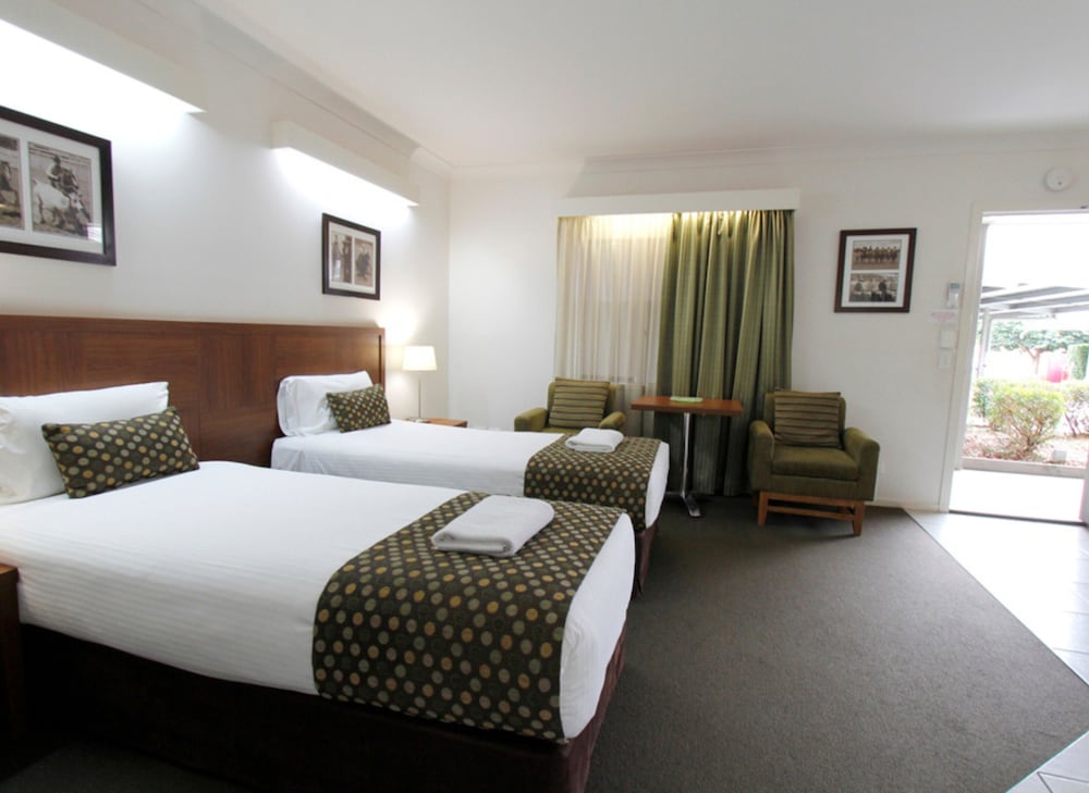 chinchilla downtown motor inn