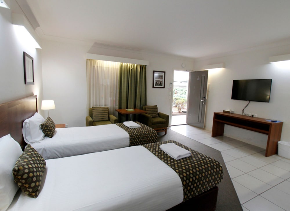 chinchilla downtown motor inn