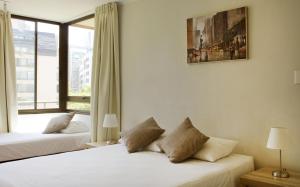 apartamentos costanera centre