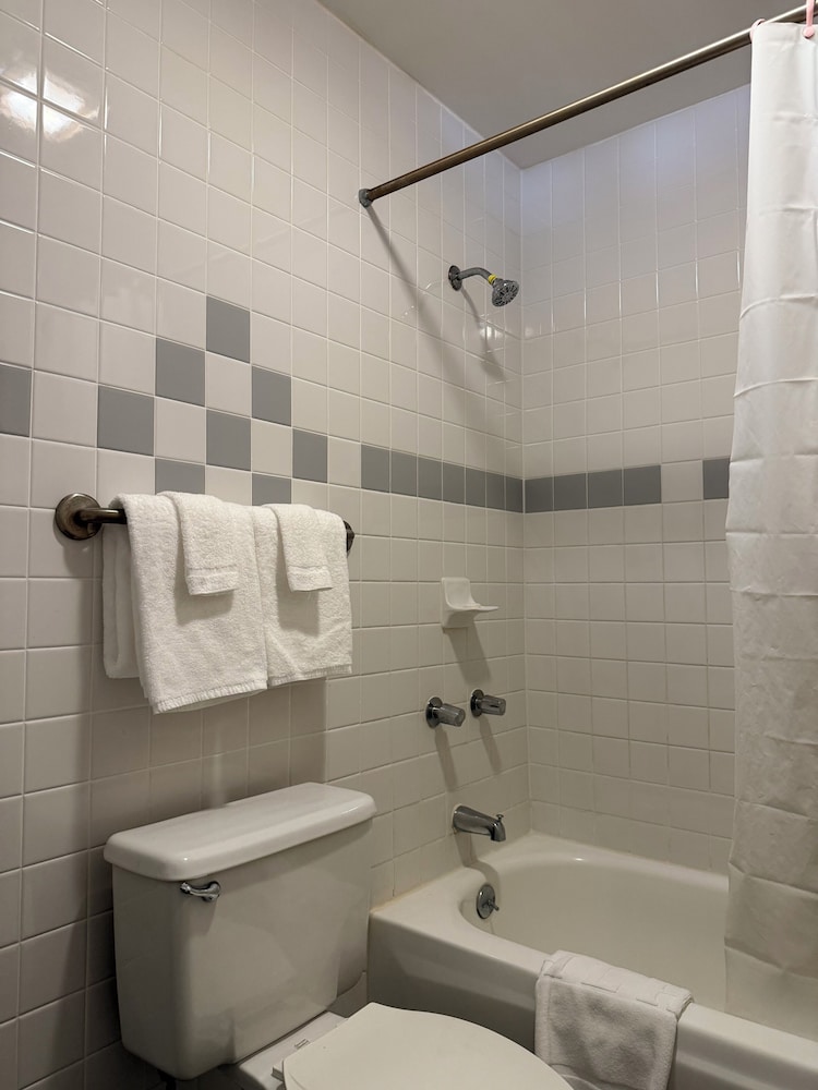 new harmon loop hotel