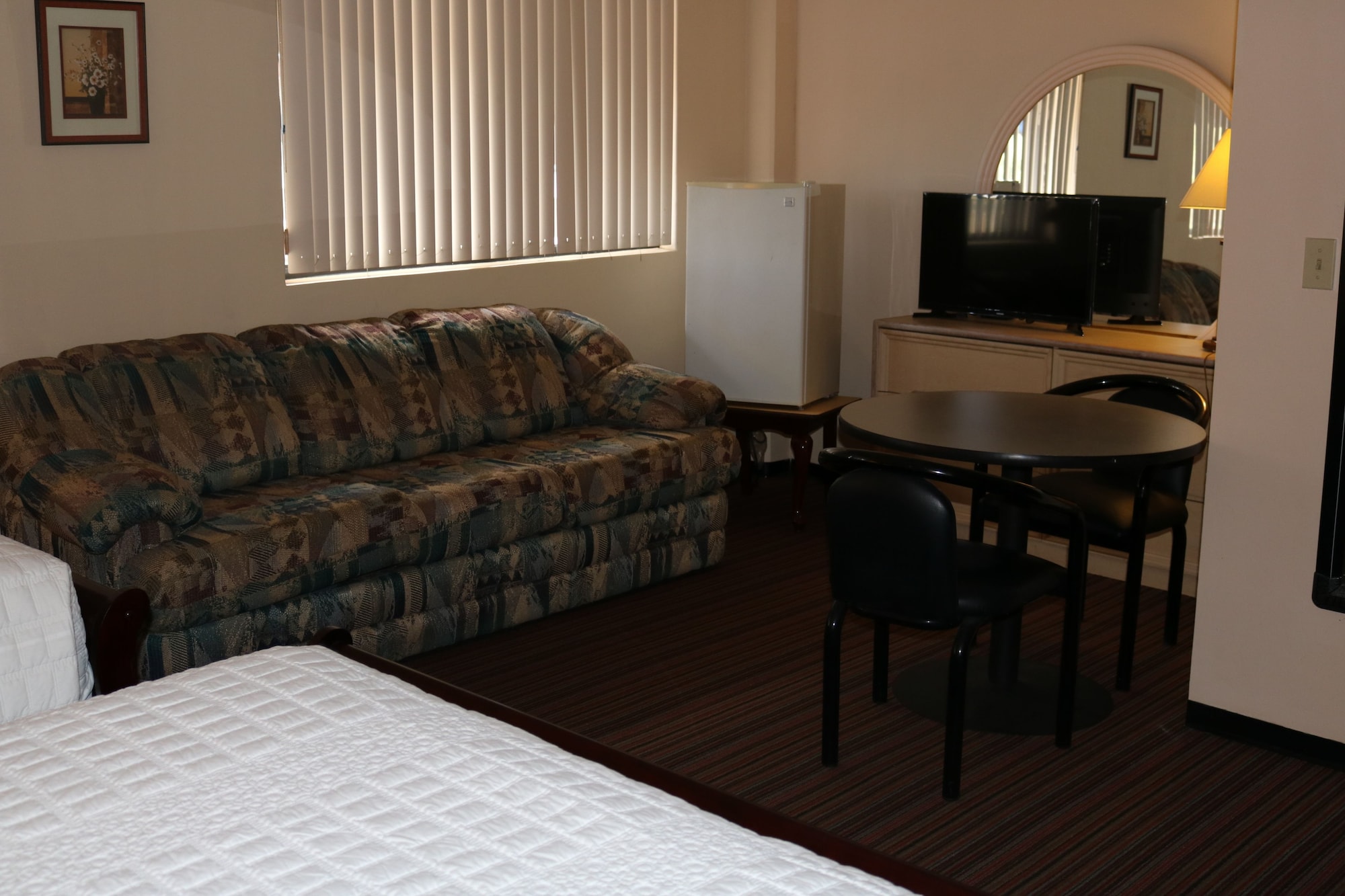 new harmon loop hotel