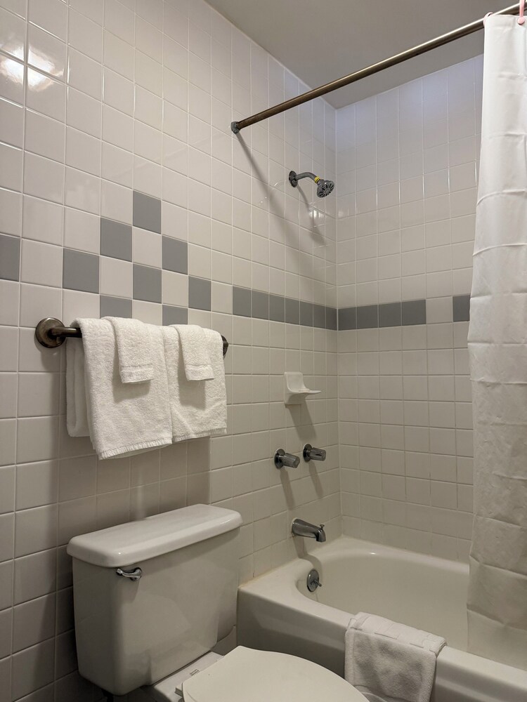 new harmon loop hotel