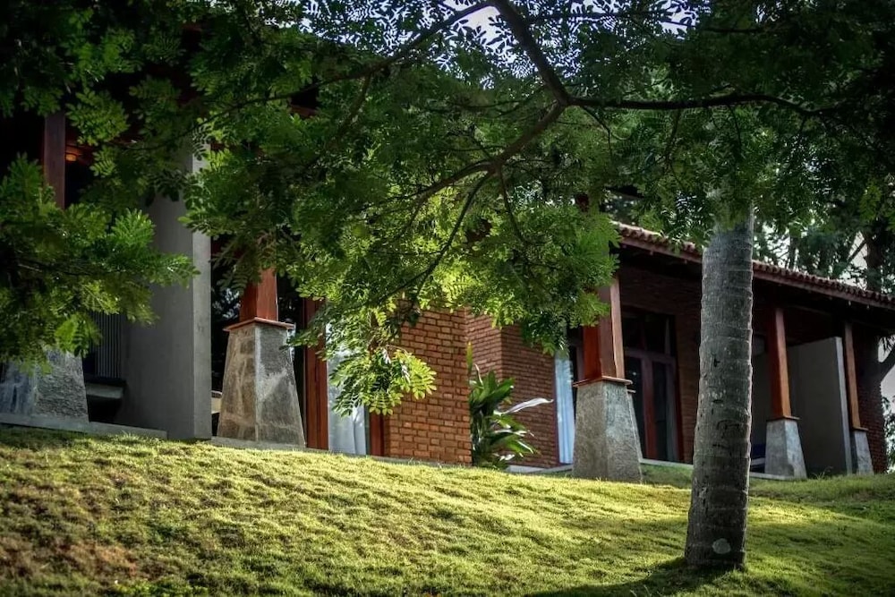 victoria golf resort sri lanka