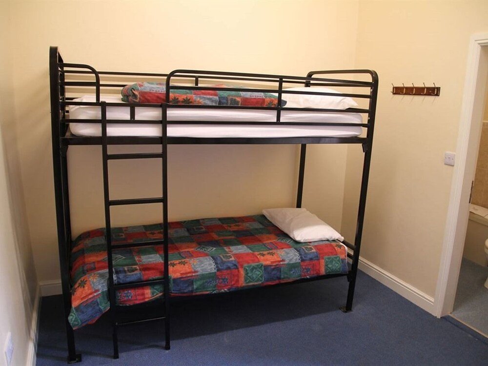 Soli Hostel,Biddulph>>Alton,2 star