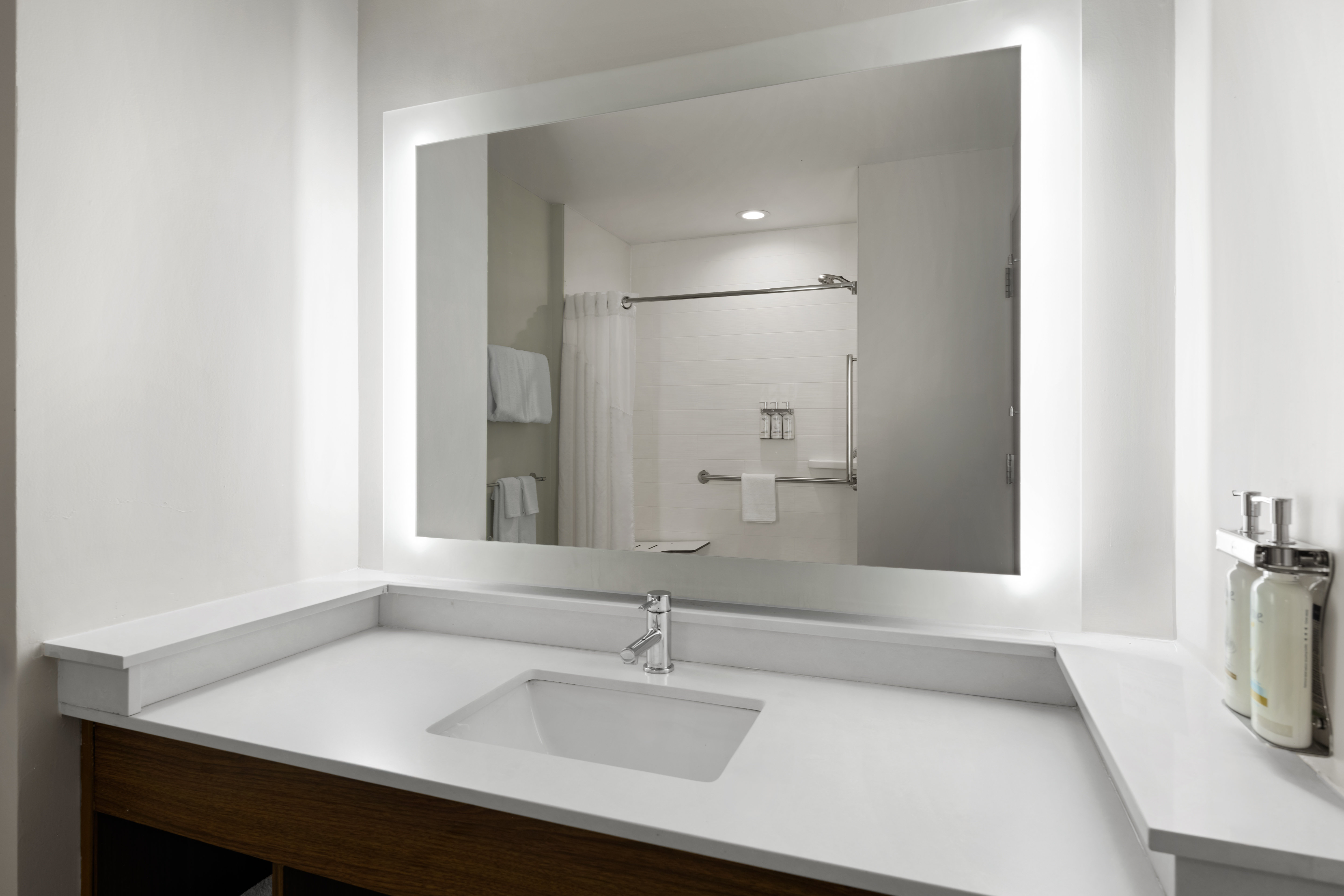 holiday inn express and suites west memphis by ihg