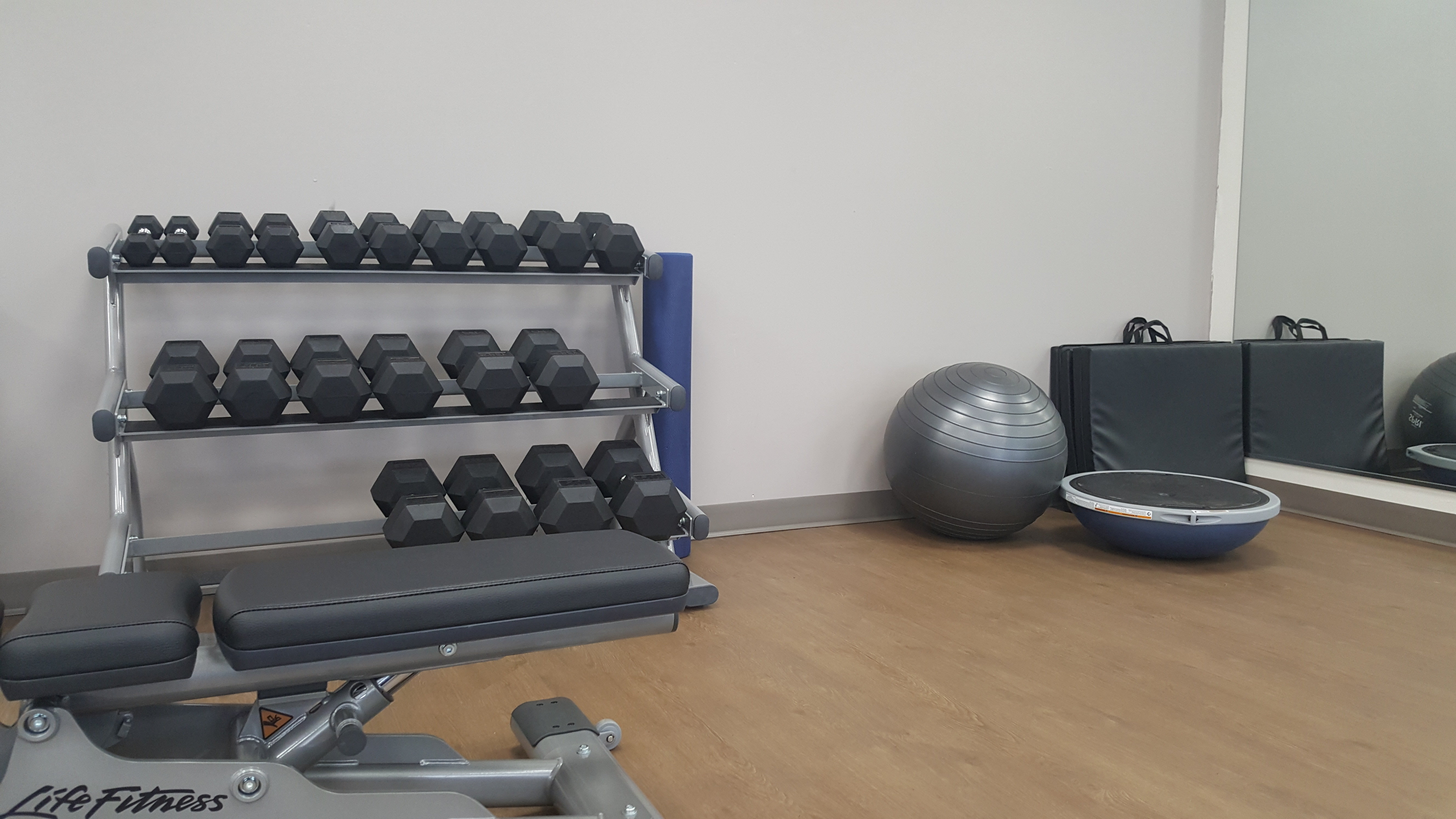 holiday inn express and suites west memphis by ihg