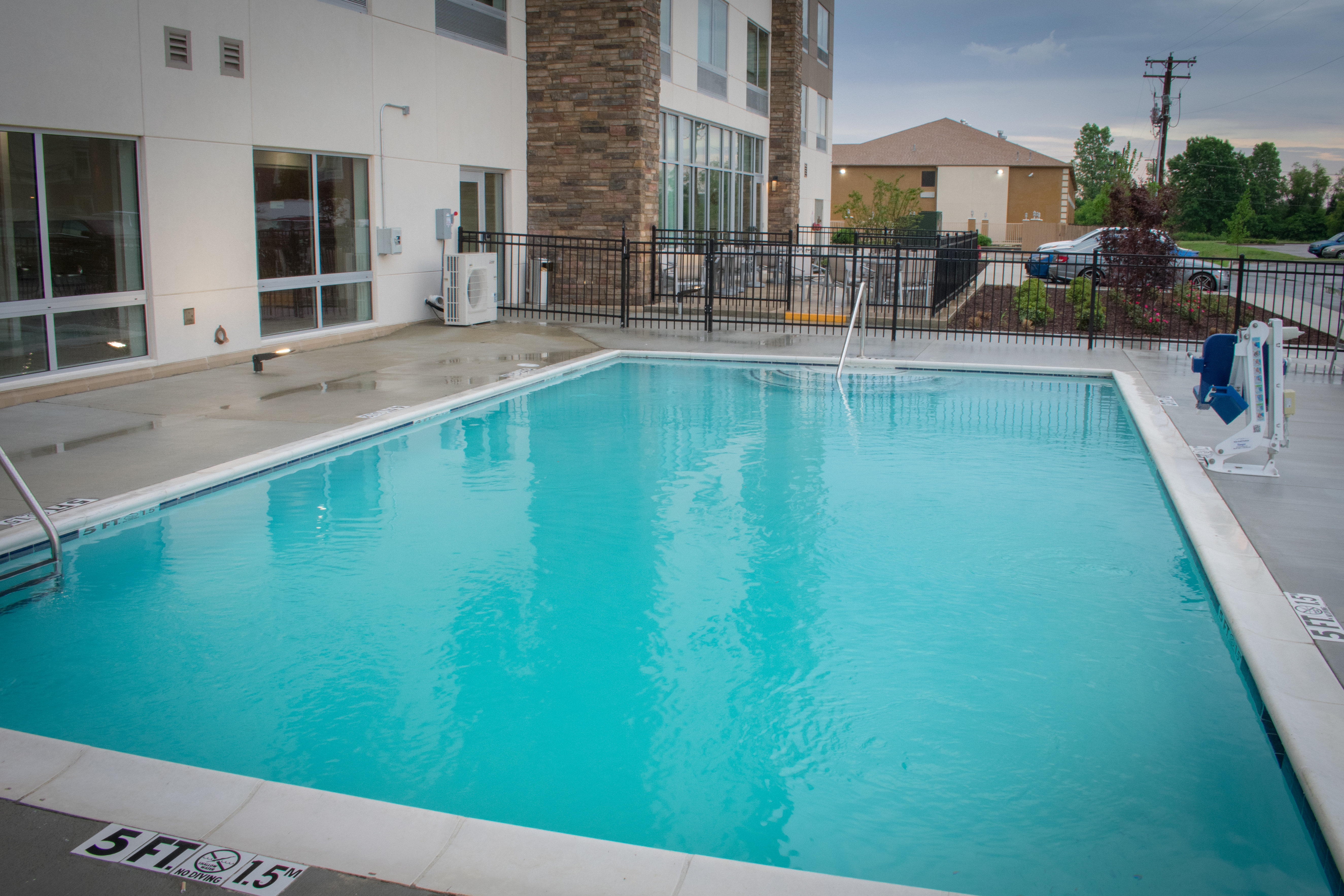 holiday inn express and suites west memphis by ihg
