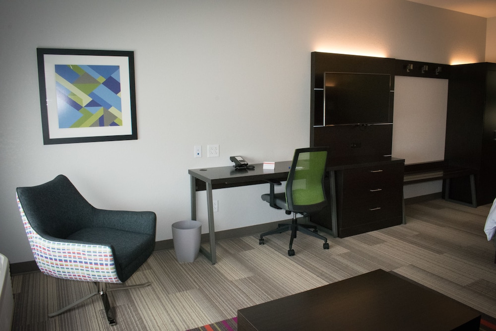holiday inn express and suites west memphis by ihg