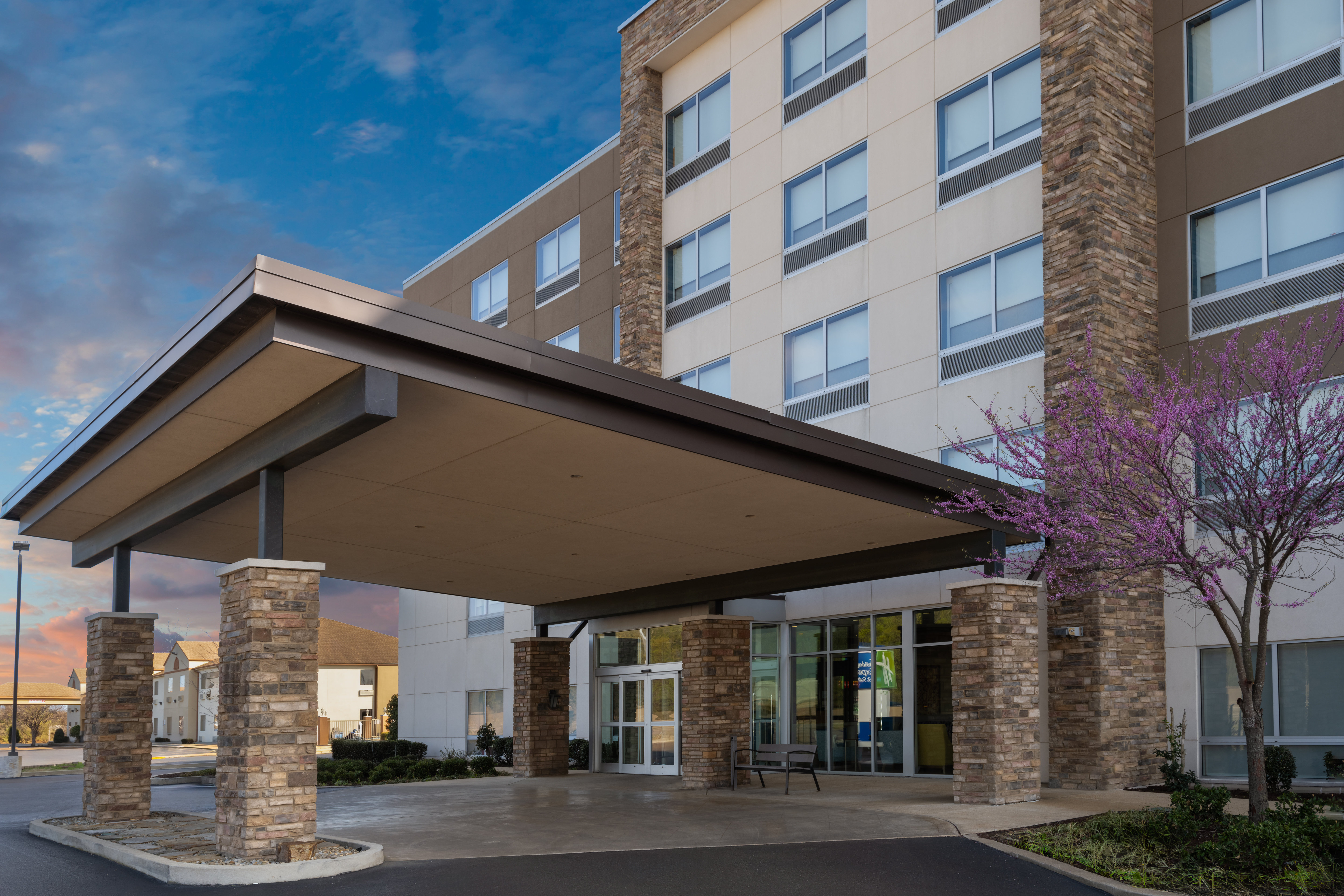 holiday inn express and suites west memphis by ihg