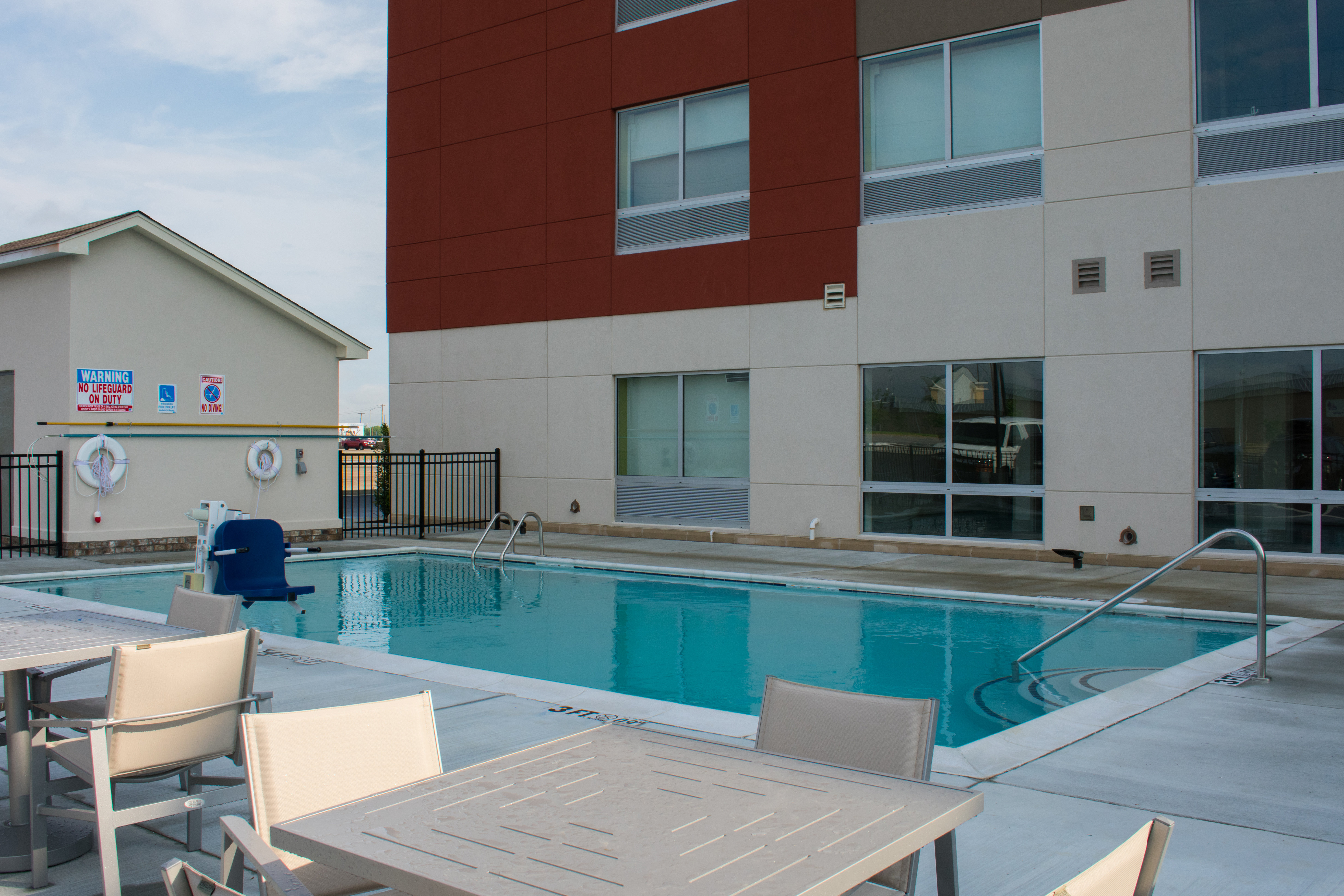 holiday inn express and suites west memphis by ihg