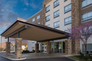 holiday inn express and suites west memphis by ihg