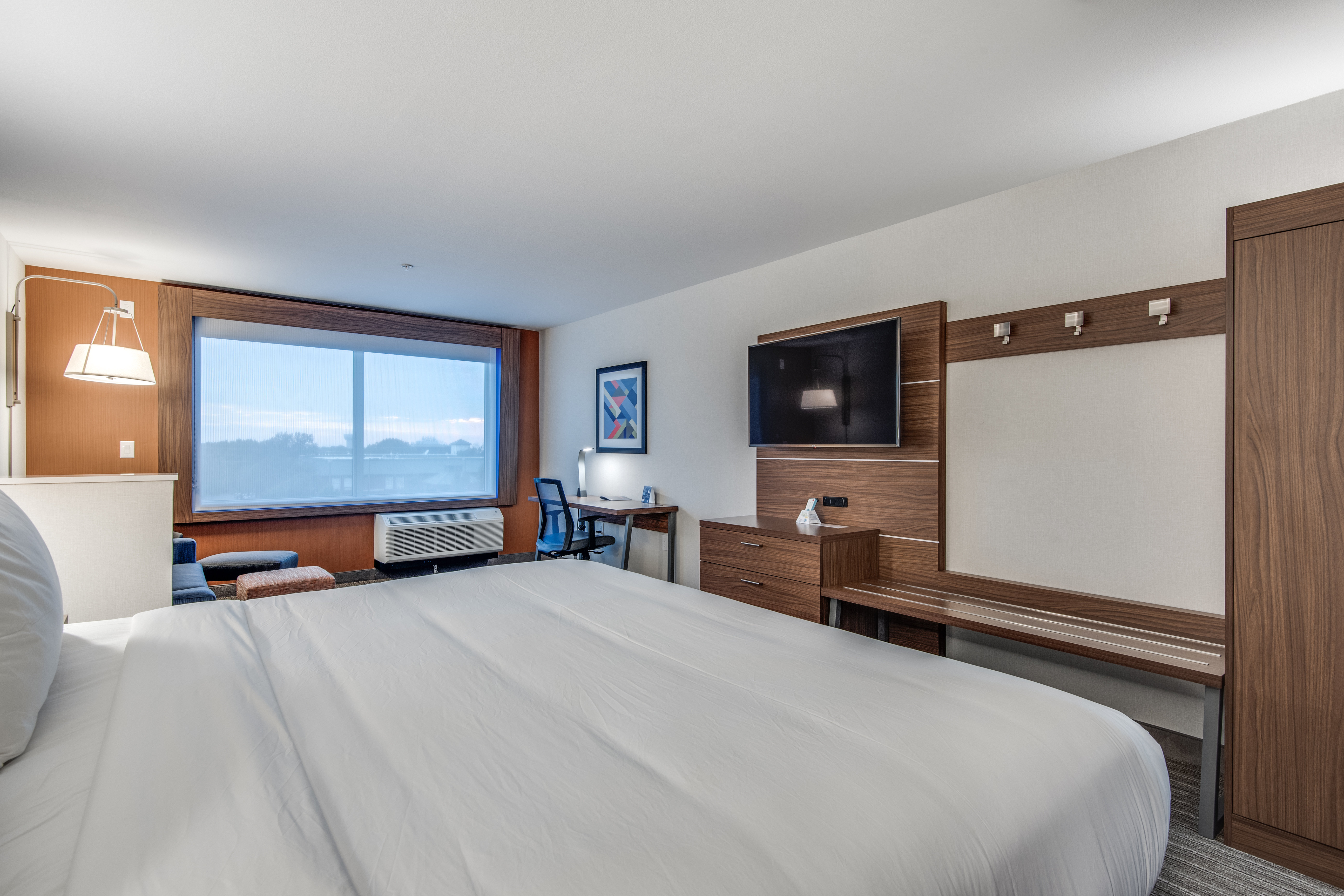 holiday inn express and suites dallas north addison