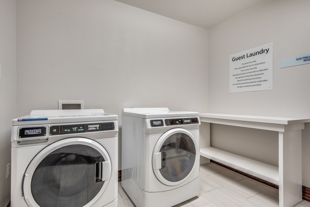 holiday inn express and suites dallas north addison