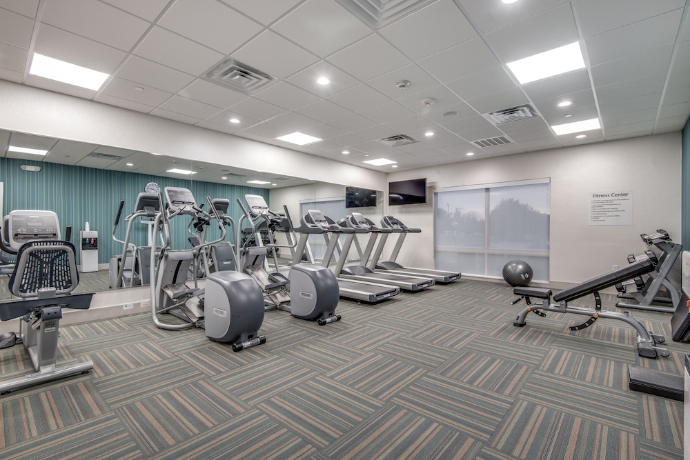 holiday inn express and suites dallas north addison