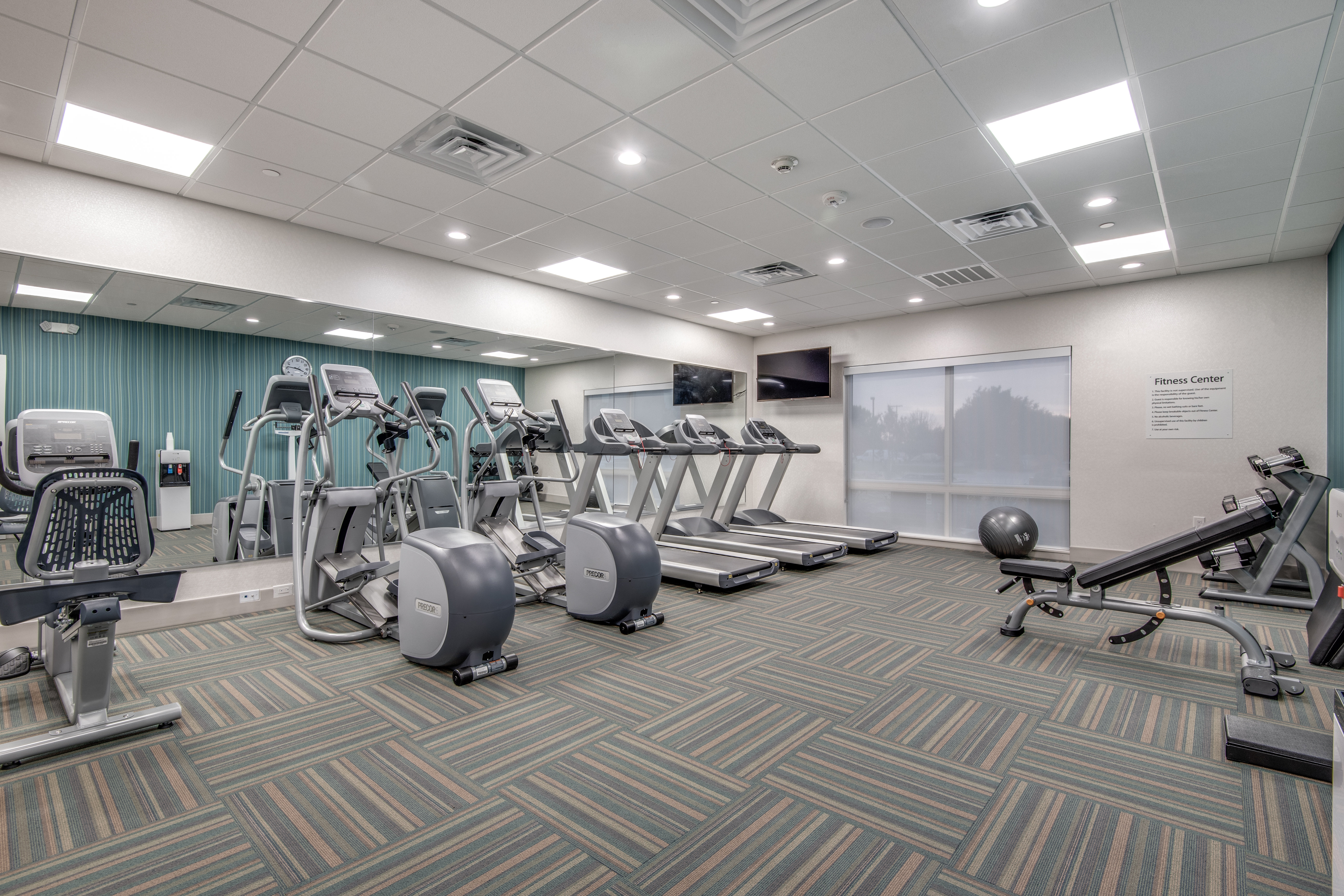 holiday inn express and suites dallas north addison