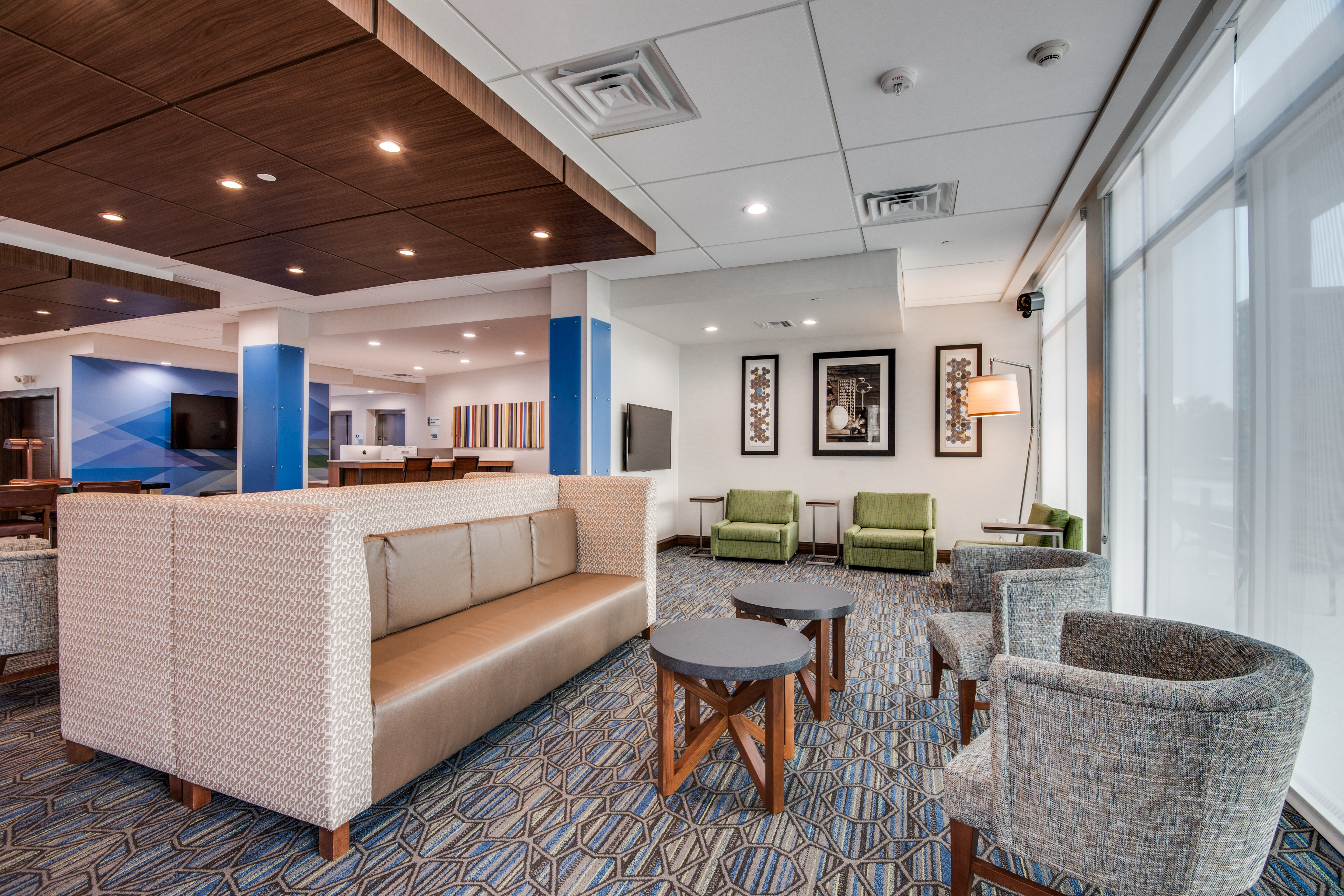 holiday inn express and suites dallas north addison