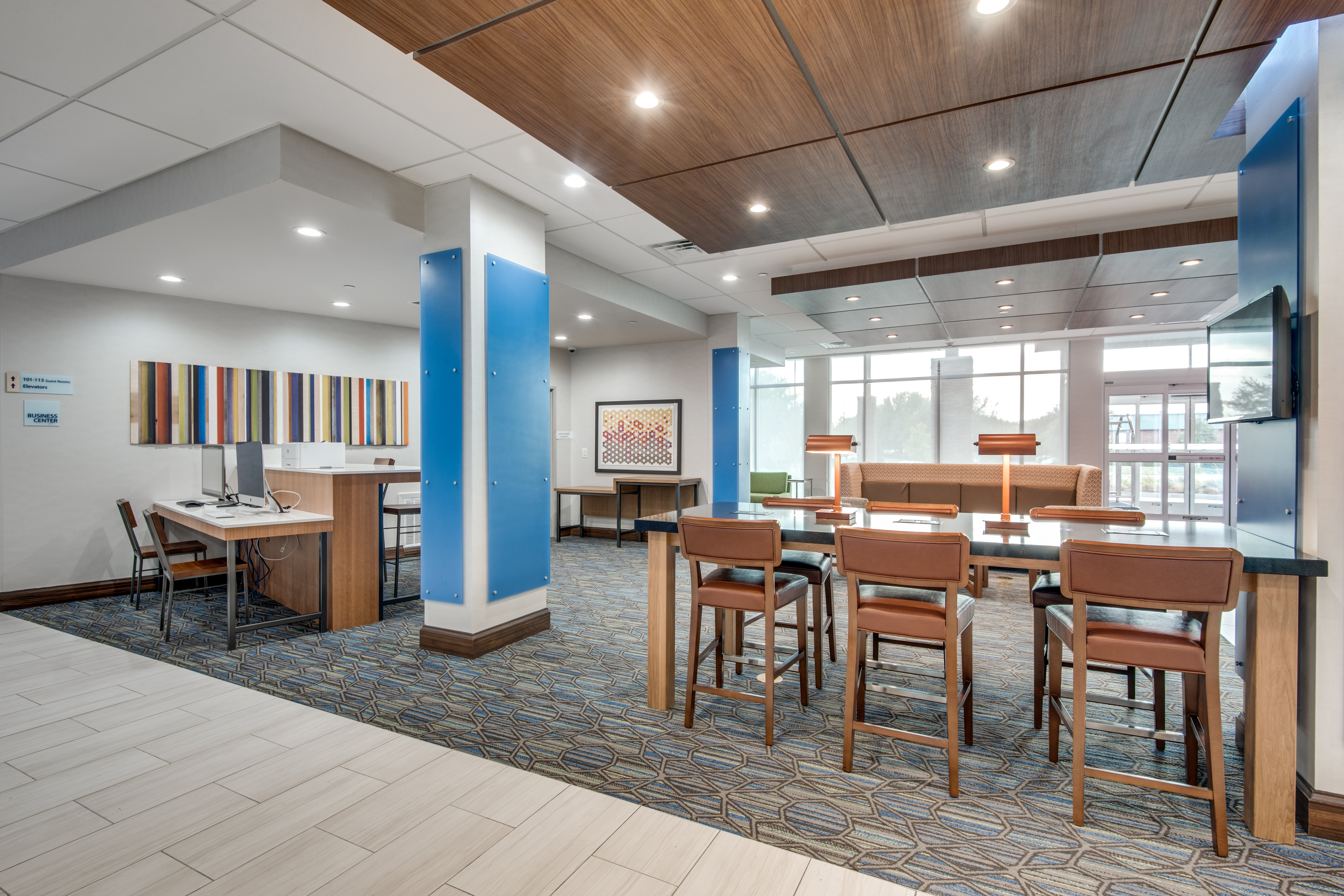holiday inn express and suites dallas north addison