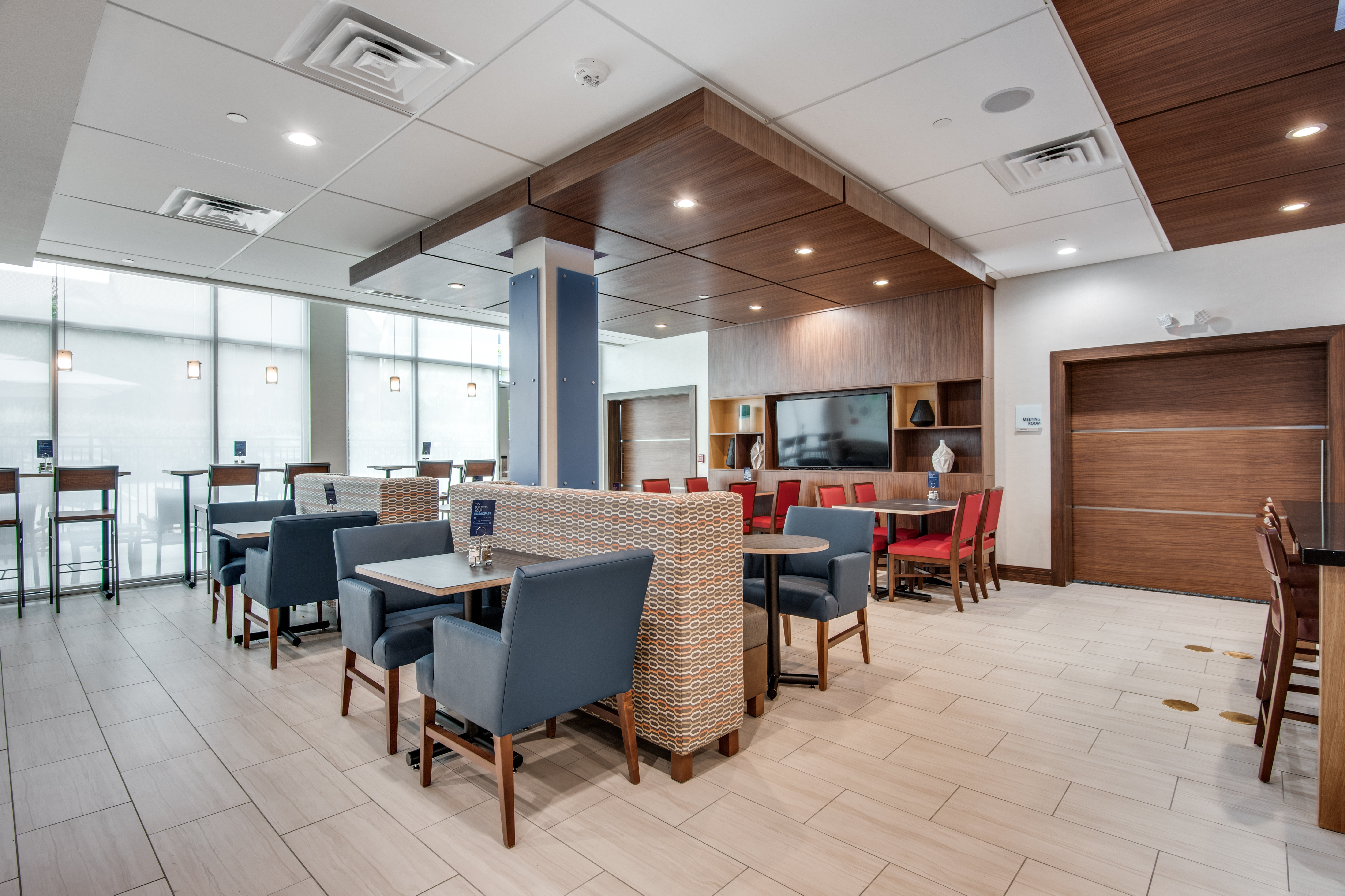 holiday inn express and suites dallas north addison
