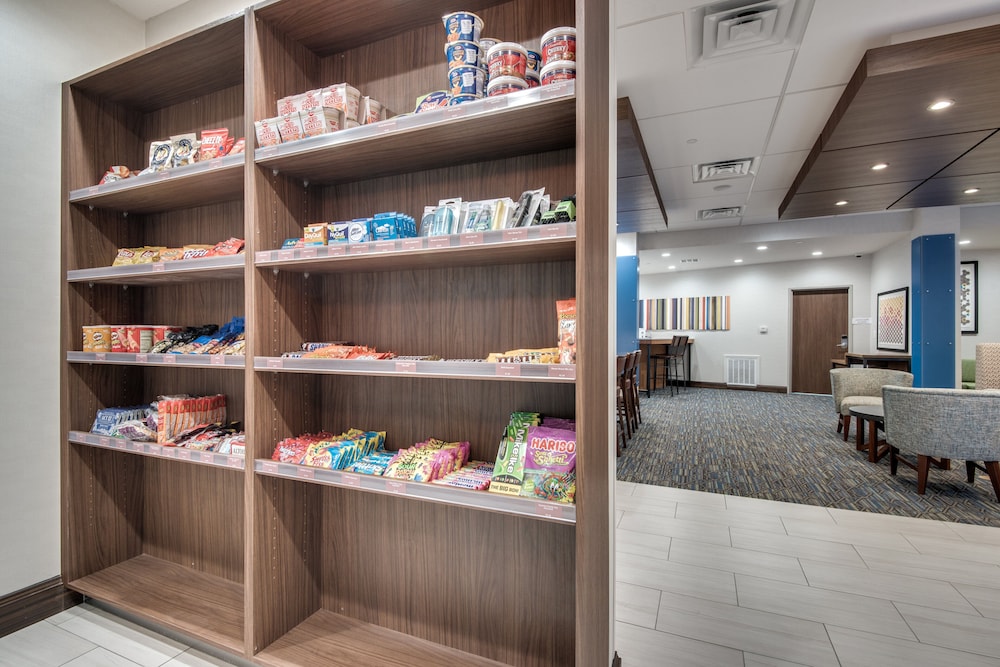 holiday inn express and suites dallas north addison