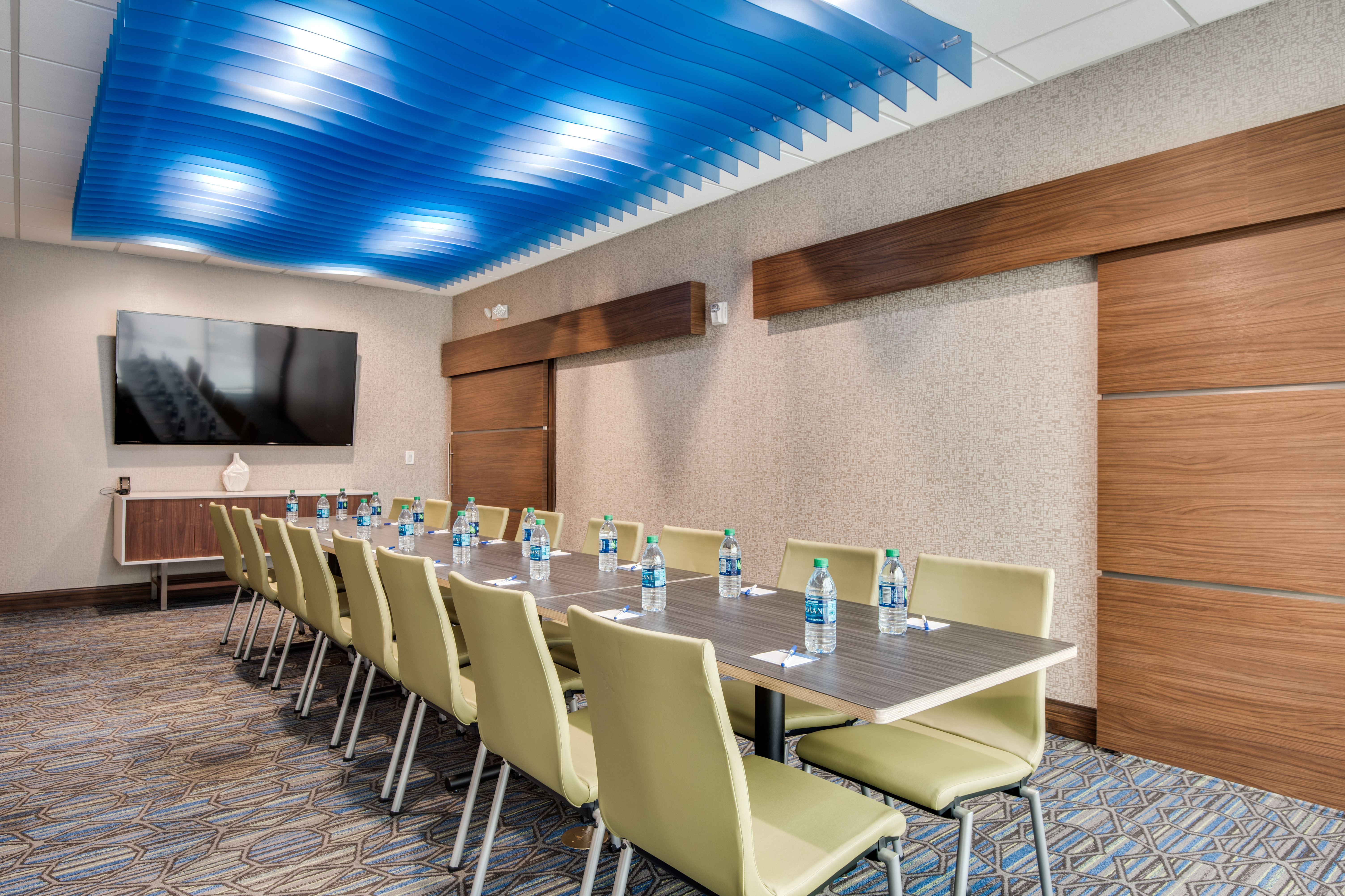 holiday inn express and suites dallas north addison