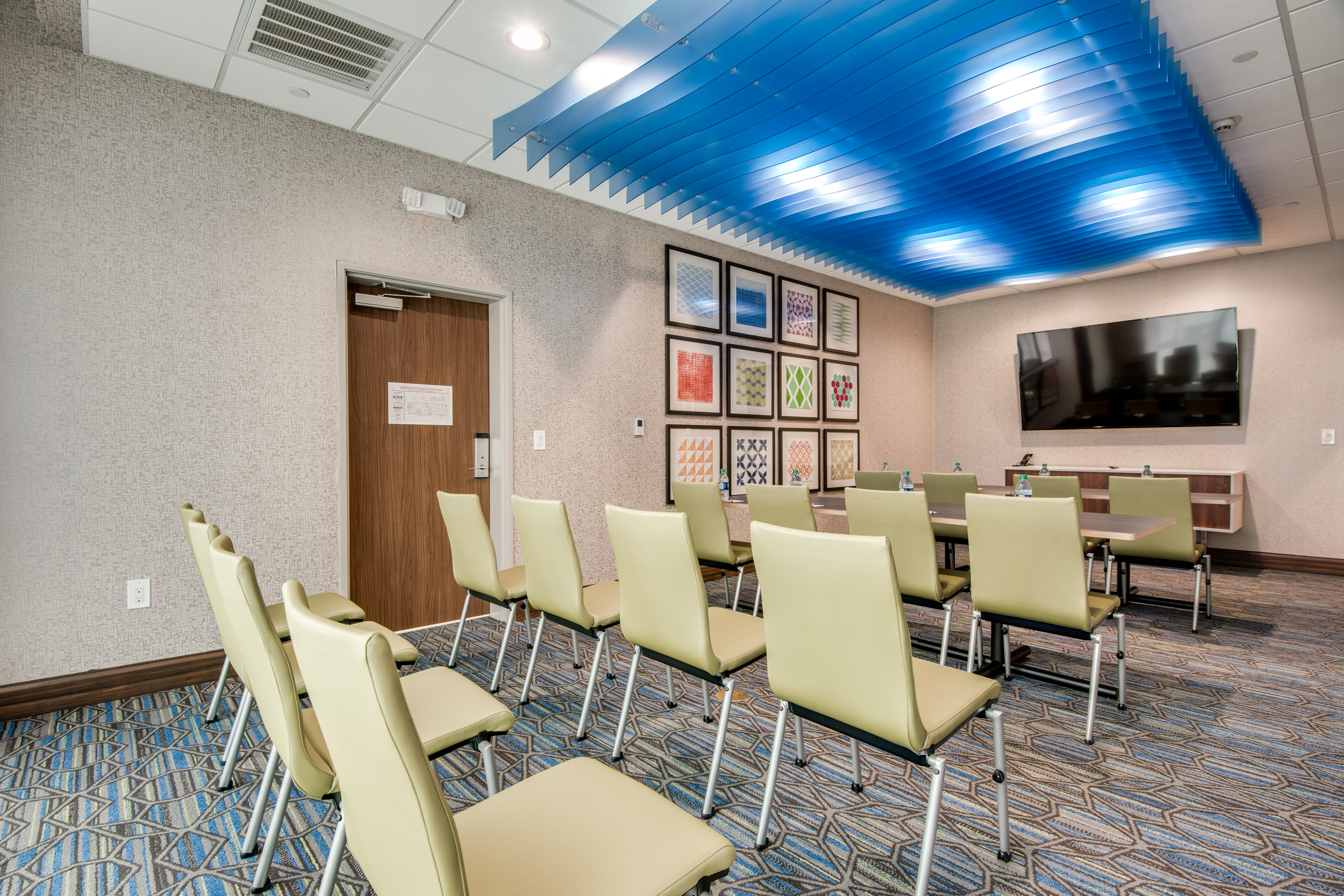 holiday inn express and suites dallas north addison