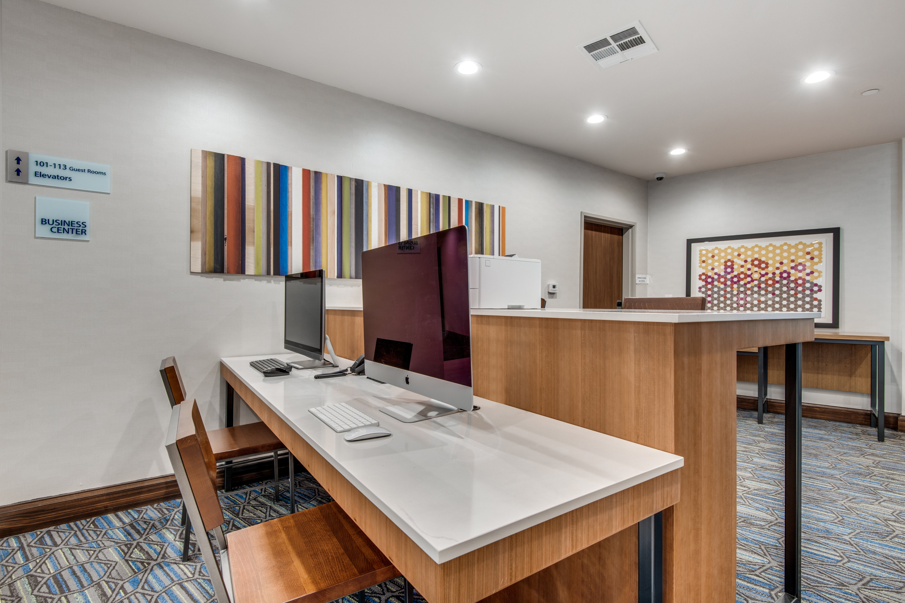 holiday inn express and suites dallas north addison