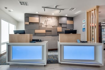 holiday inn express and suites dallas north addison