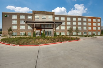 holiday inn express and suites dallas north addison